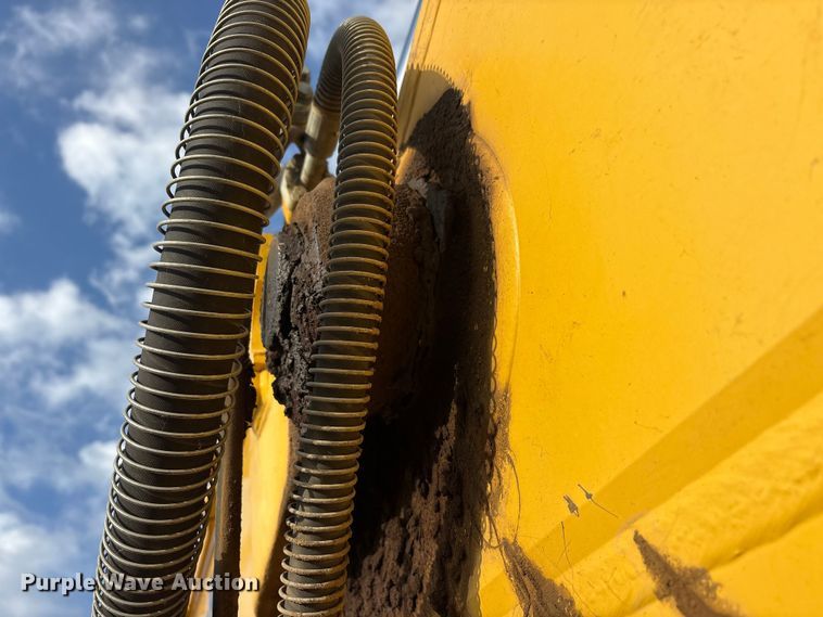 image for item EU5566 2018 Komatsu PC210LC-11 excavator