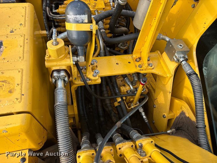image for item EU5566 2018 Komatsu PC210LC-11 excavator