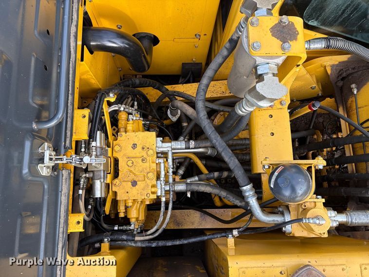 image for item EU5566 2018 Komatsu PC210LC-11 excavator