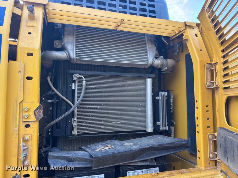 image for item EU5566 2018 Komatsu PC210LC-11 excavator