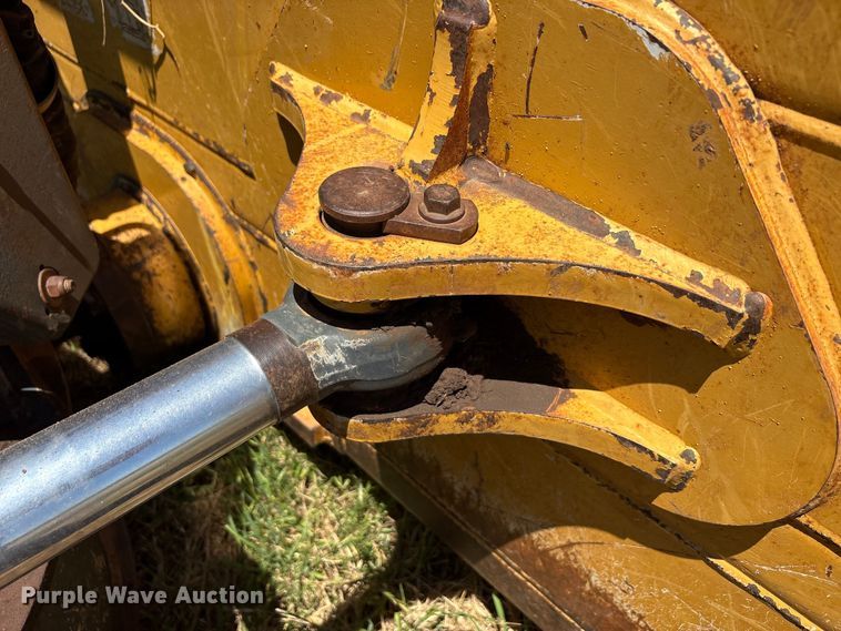 image for item EU5573 2013 John Deere 700K XLT dozer