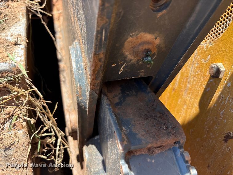 image for item EU5573 2013 John Deere 700K XLT dozer