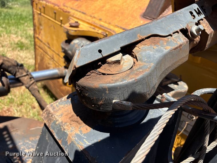 image for item EU5573 2013 John Deere 700K XLT dozer
