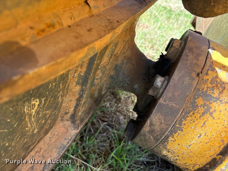 image for item EU5573 2013 John Deere 700K XLT dozer