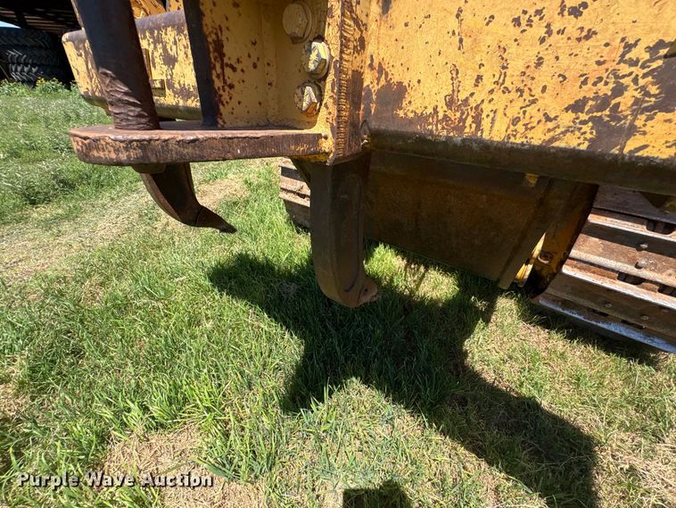 image for item EU5573 2013 John Deere 700K XLT dozer