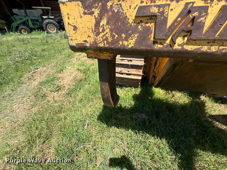 image for item EU5573 2013 John Deere 700K XLT dozer
