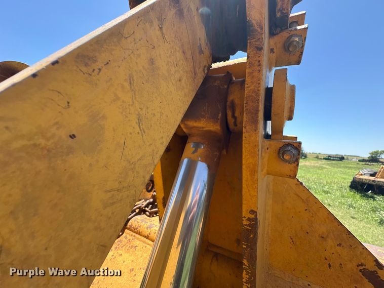image for item EU5573 2013 John Deere 700K XLT dozer