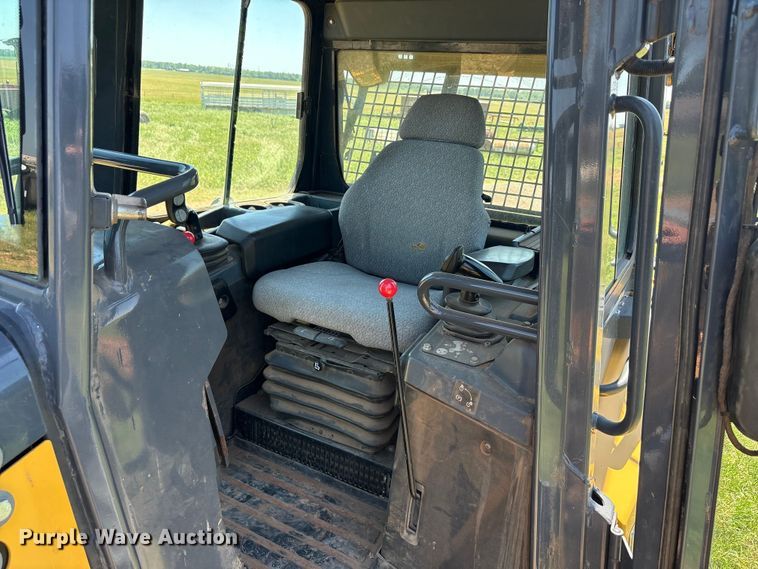 image for item EU5573 2013 John Deere 700K XLT dozer