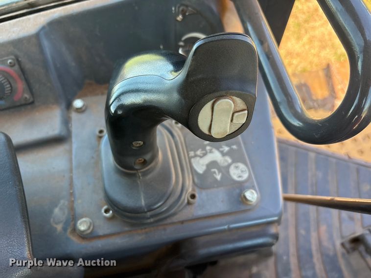 image for item EU5573 2013 John Deere 700K XLT dozer