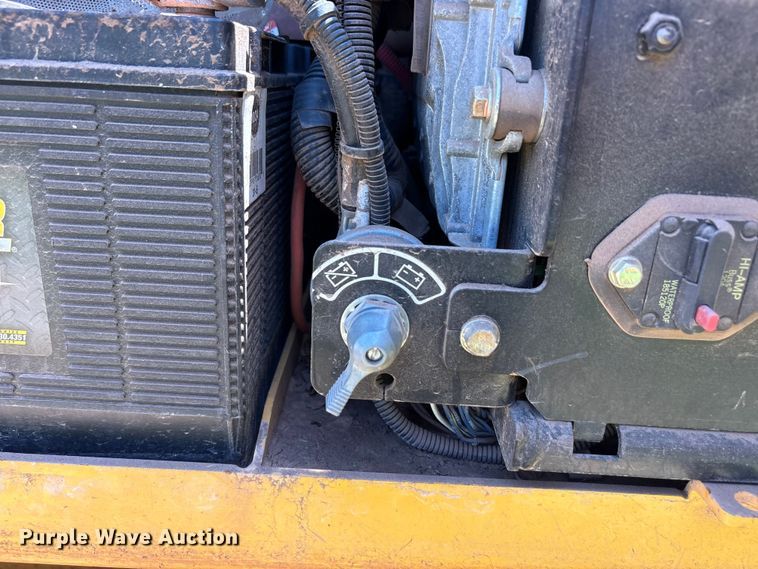 image for item EU5573 2013 John Deere 700K XLT dozer