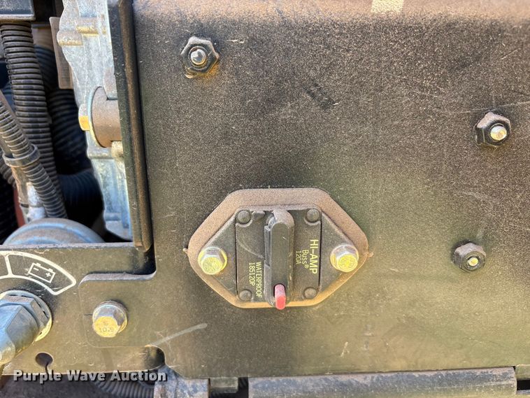image for item EU5573 2013 John Deere 700K XLT dozer