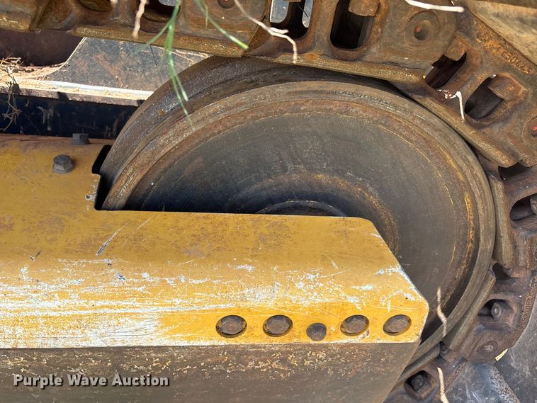 image for item EU5573 2013 John Deere 700K XLT dozer