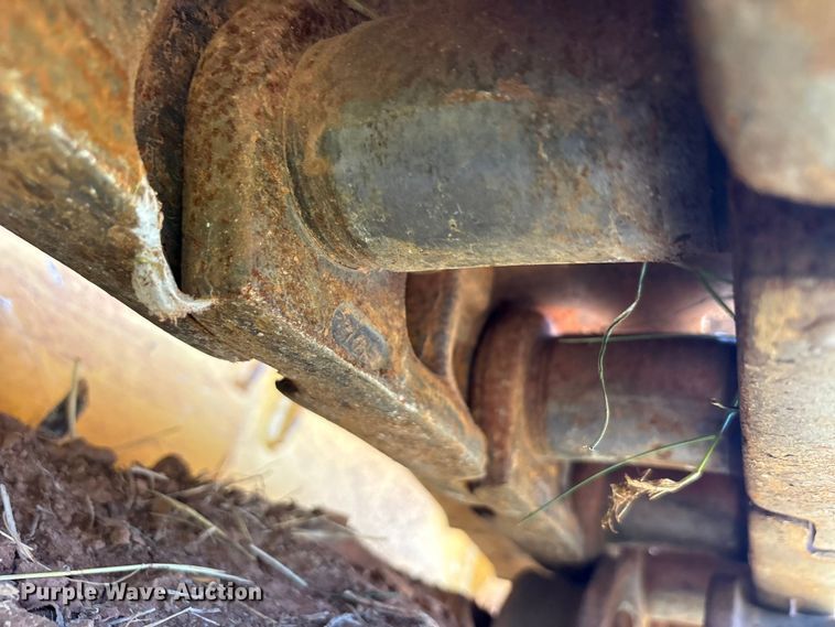 image for item EU5573 2013 John Deere 700K XLT dozer