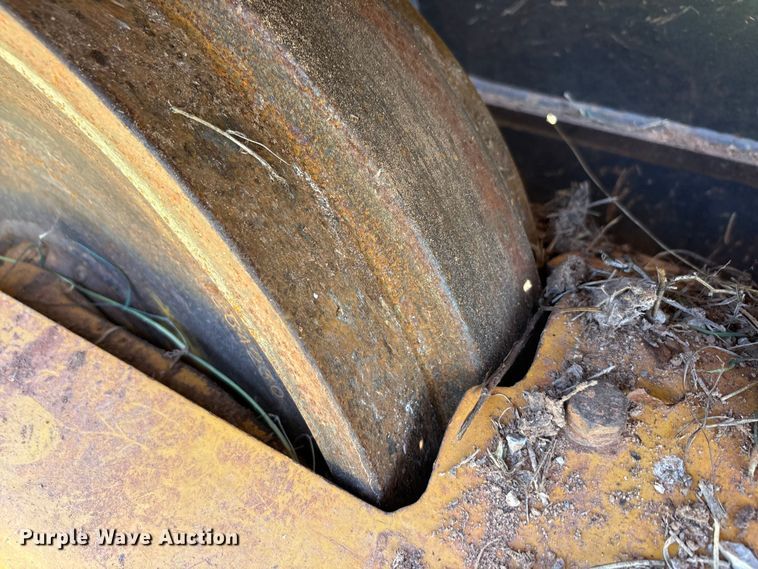 image for item EU5573 2013 John Deere 700K XLT dozer