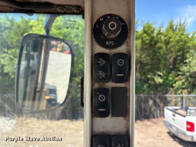 image for item EU5593 2012 Volvo L70G wheel loader