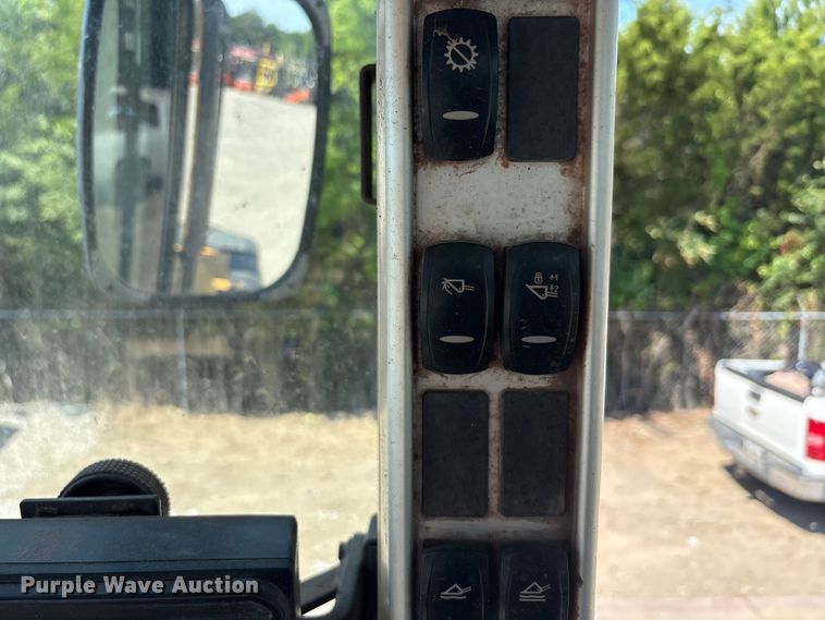 image for item EU5593 2012 Volvo L70G wheel loader