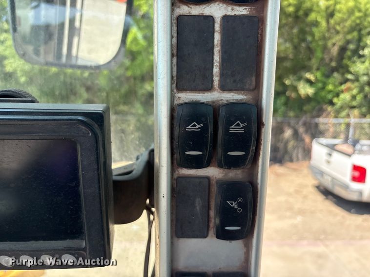 image for item EU5593 2012 Volvo L70G wheel loader