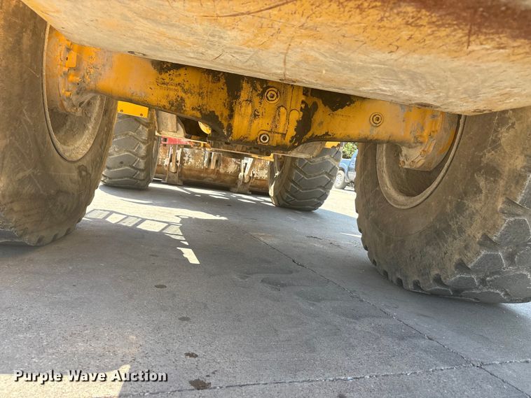 image for item EU5595 1997 Volvo L70C wheel loader