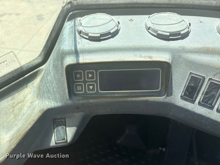 image for item EU5595 1997 Volvo L70C wheel loader