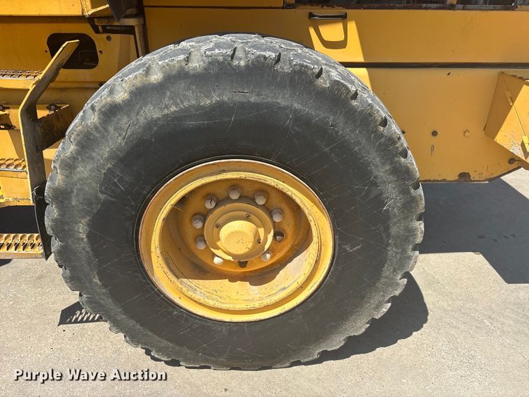 image for item EU5595 1997 Volvo L70C wheel loader