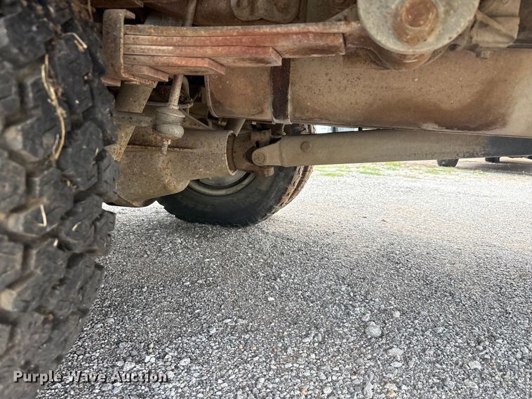 image for item EU5604 1992 Ford F450 Super Duty bucket truck