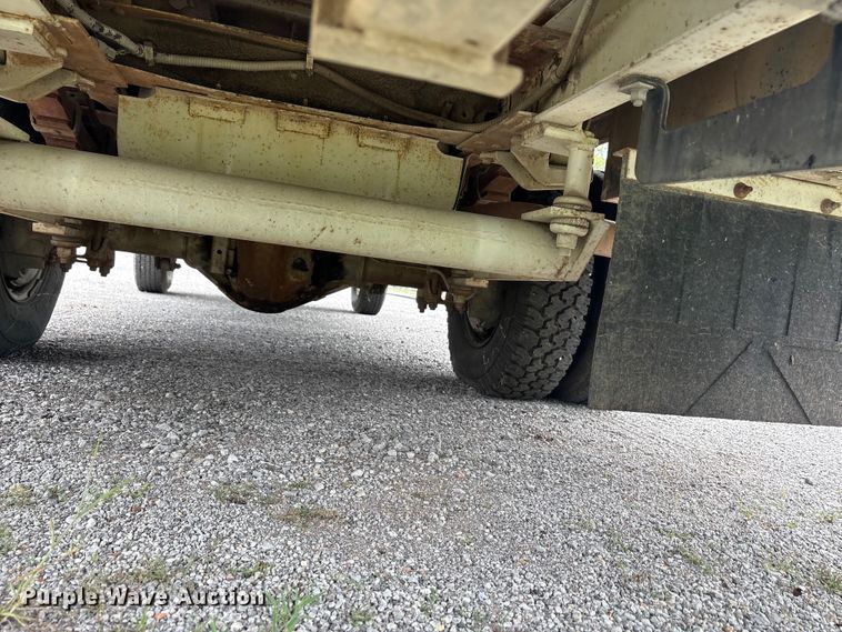image for item EU5604 1992 Ford F450 Super Duty bucket truck