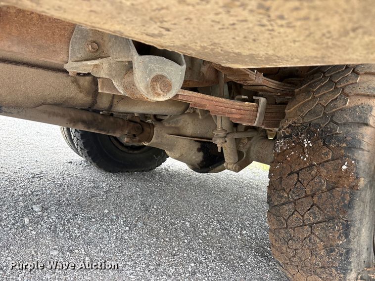 image for item EU5604 1992 Ford F450 Super Duty bucket truck