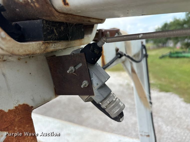 image for item EU5604 1992 Ford F450 Super Duty bucket truck