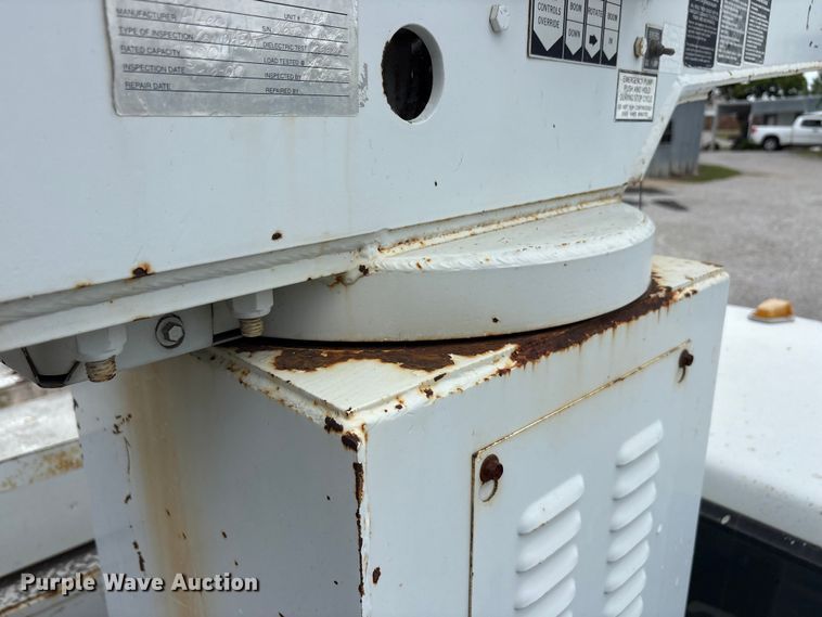 image for item EU5604 1992 Ford F450 Super Duty bucket truck
