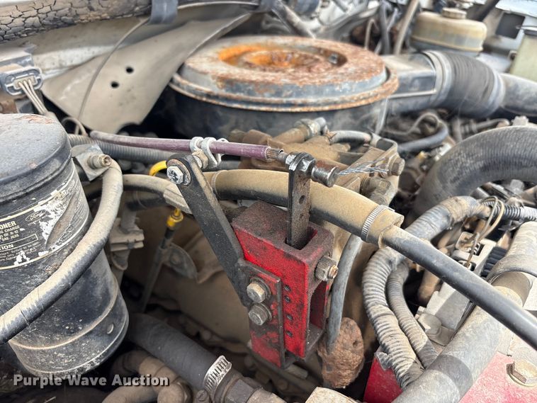 image for item EU5604 1992 Ford F450 Super Duty bucket truck
