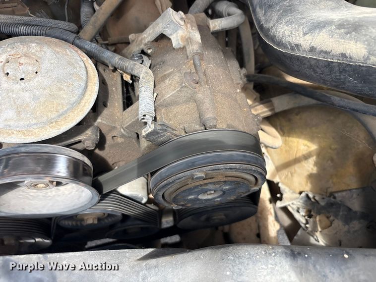 image for item EU5604 1992 Ford F450 Super Duty bucket truck