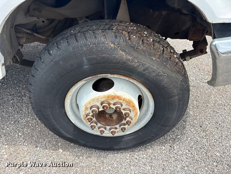 image for item EU5604 1992 Ford F450 Super Duty bucket truck