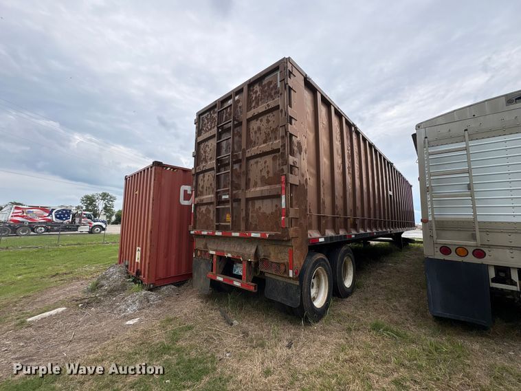 image for item EU5618 2007 Steco, Inc live bottom trailer