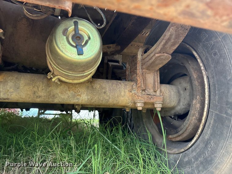 image for item EU5618 2007 Steco, Inc live bottom trailer