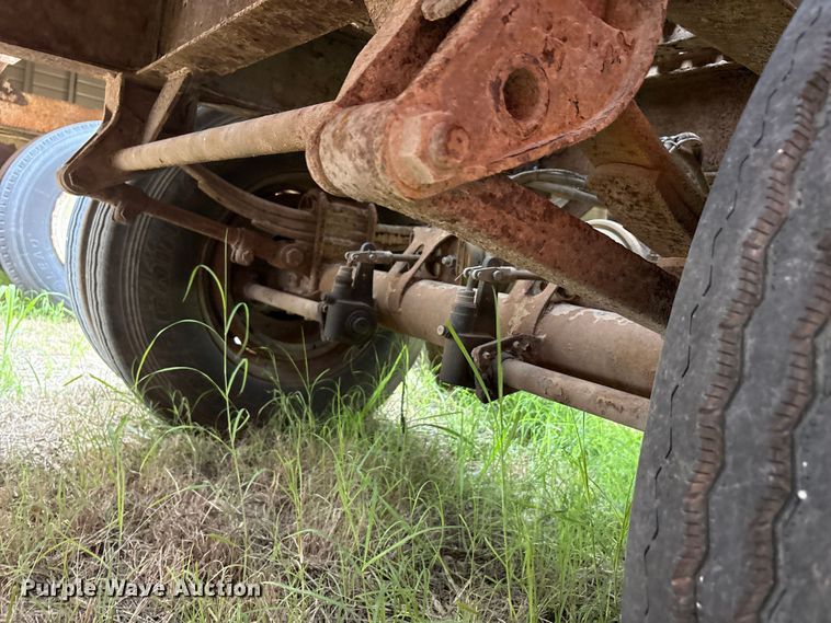 image for item EU5618 2007 Steco, Inc live bottom trailer
