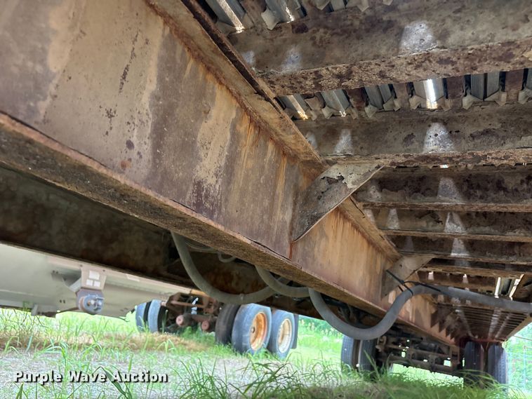 image for item EU5618 2007 Steco, Inc live bottom trailer