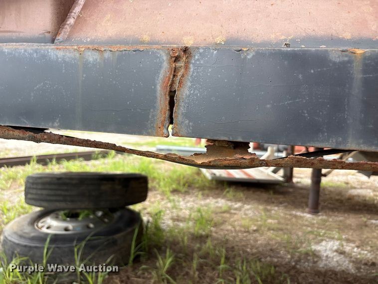 image for item EU5618 2007 Steco, Inc live bottom trailer