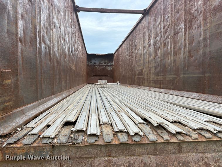 image for item EU5618 2007 Steco, Inc live bottom trailer