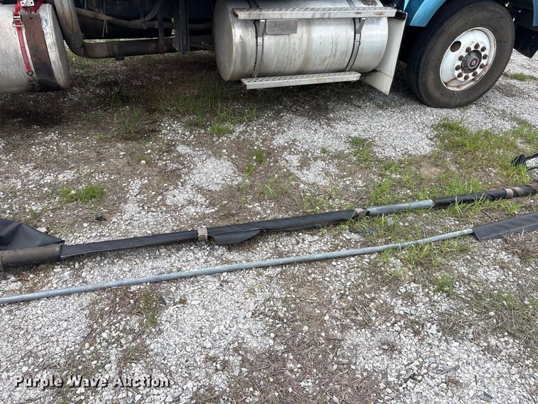 image for item EU5618 2007 Steco, Inc live bottom trailer