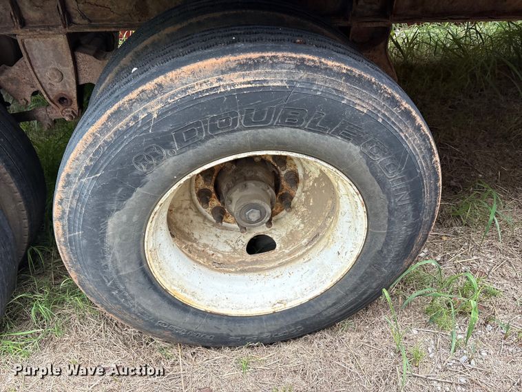 image for item EU5618 2007 Steco, Inc live bottom trailer