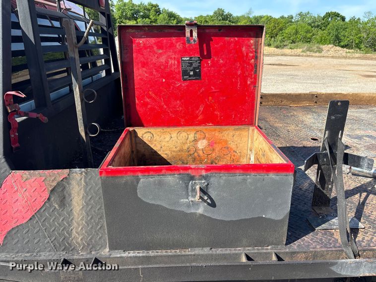 image for item EV2919 2013 Ford F550 Super Duty Crew Cab flatbed truck