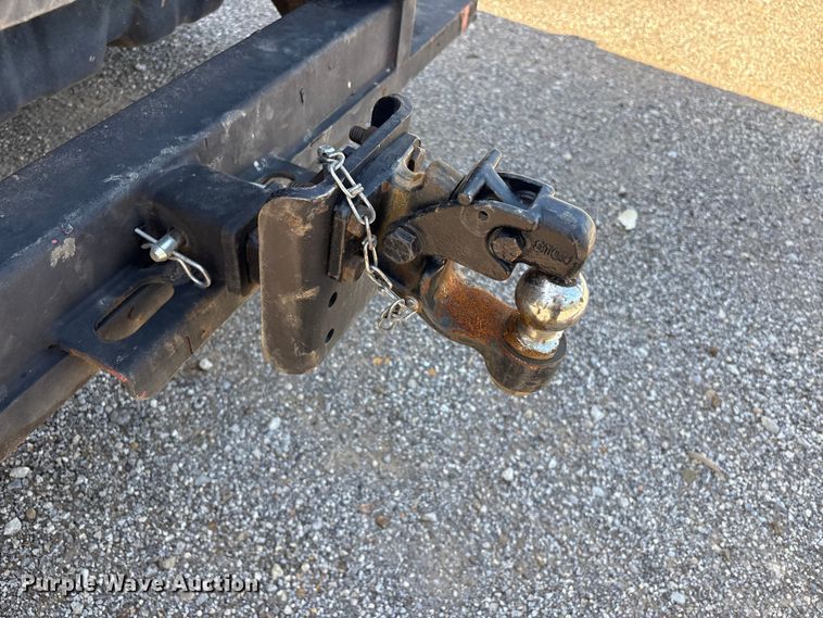 image for item EV2919 2013 Ford F550 Super Duty Crew Cab flatbed truck