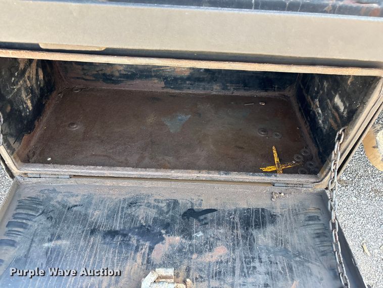 image for item EV2919 2013 Ford F550 Super Duty Crew Cab flatbed truck