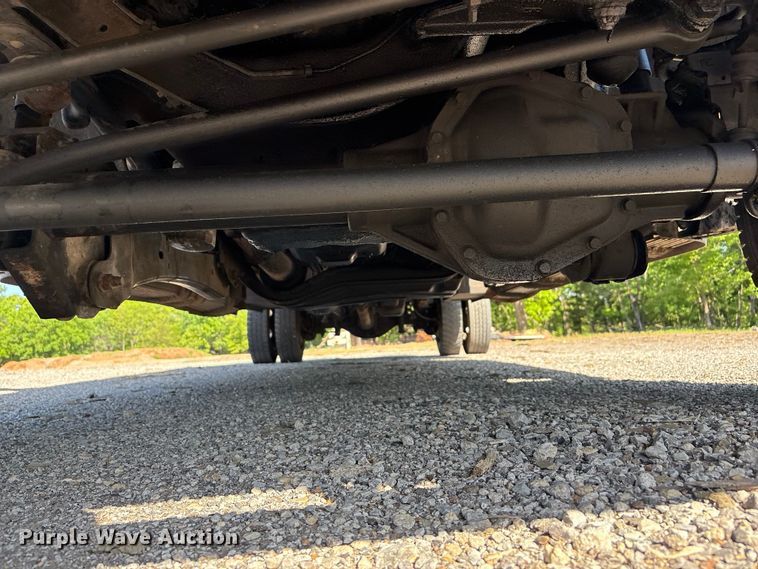 image for item EV2919 2013 Ford F550 Super Duty Crew Cab flatbed truck
