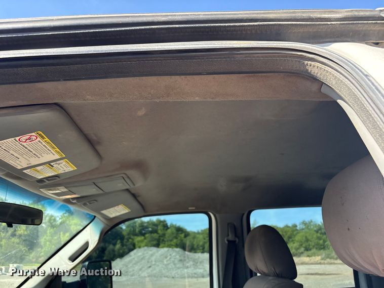 image for item EV2919 2013 Ford F550 Super Duty Crew Cab flatbed truck