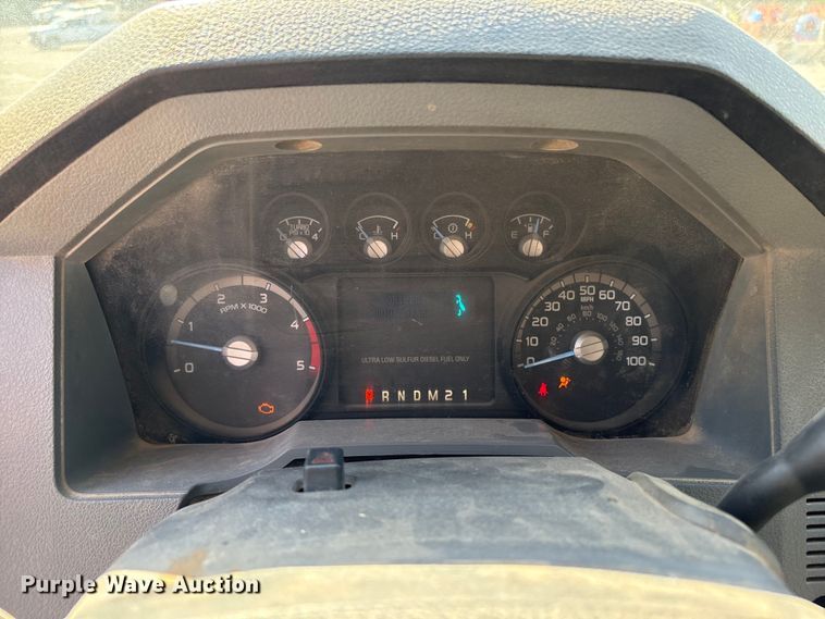 image for item EV2919 2013 Ford F550 Super Duty Crew Cab flatbed truck