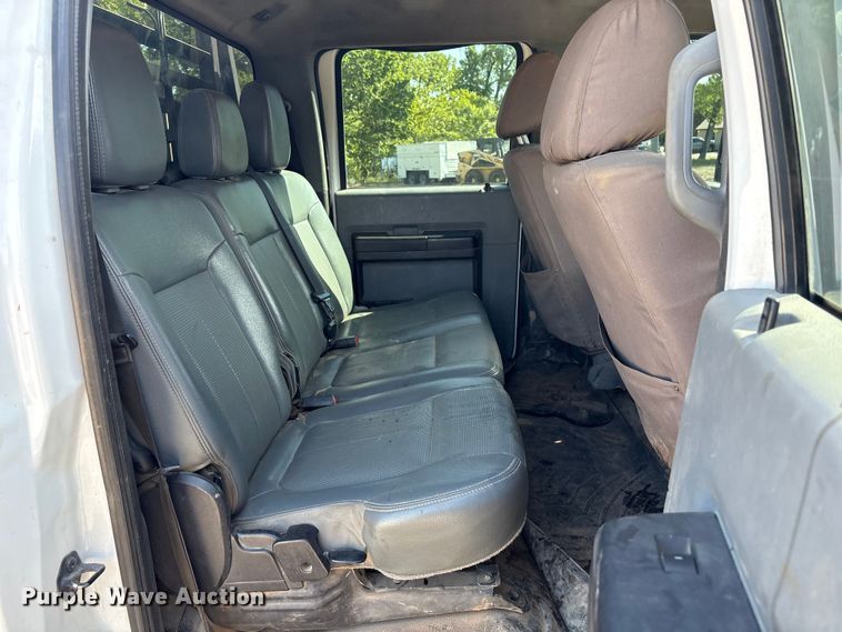 image for item EV2919 2013 Ford F550 Super Duty Crew Cab flatbed truck