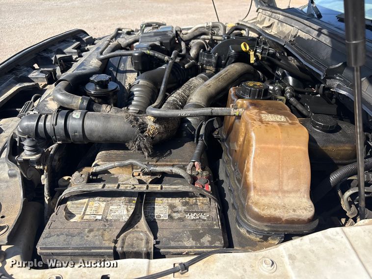 image for item EV2919 2013 Ford F550 Super Duty Crew Cab flatbed truck