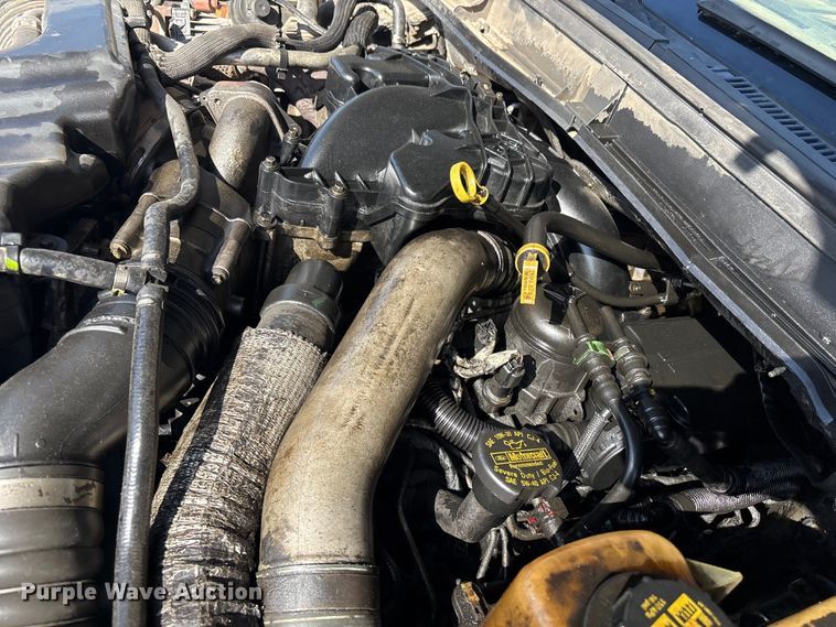 image for item EV2919 2013 Ford F550 Super Duty Crew Cab flatbed truck