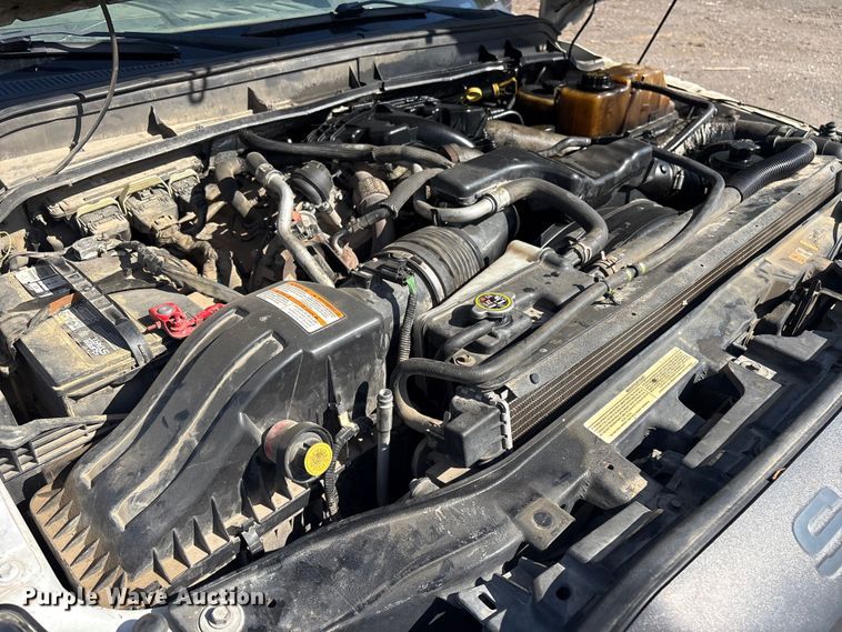 image for item EV2919 2013 Ford F550 Super Duty Crew Cab flatbed truck